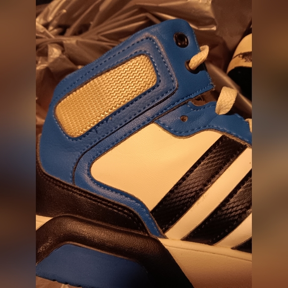 🖤Adidas High-tops💙 - Picture 6 of 7